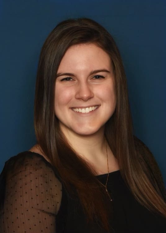Kelly Headshot 2023.jpg